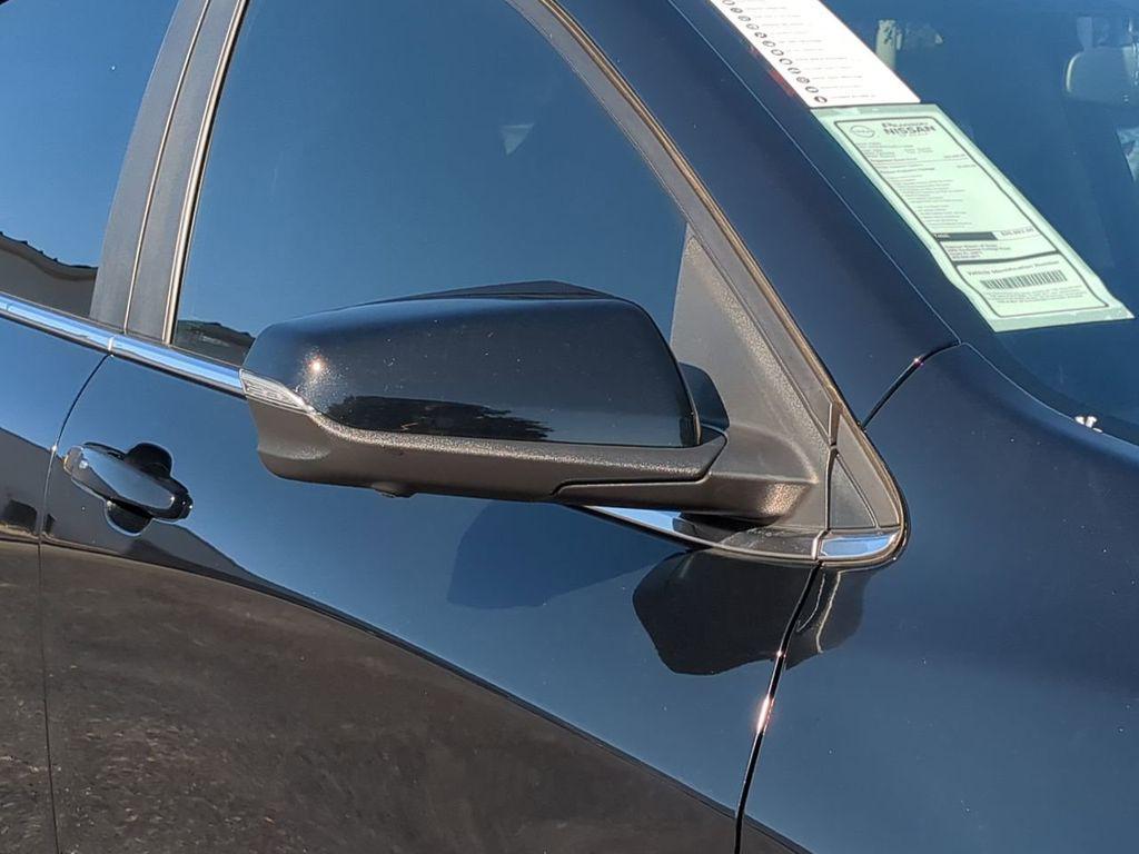 used 2024 Chevrolet Equinox car, priced at $22,988