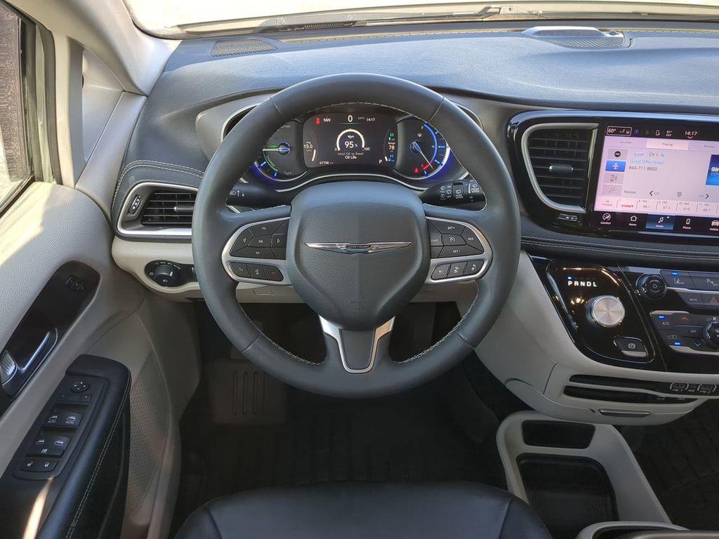 used 2022 Chrysler Pacifica Hybrid car, priced at $20,966
