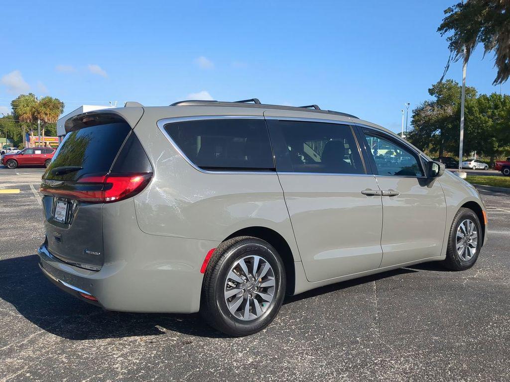 used 2022 Chrysler Pacifica Hybrid car, priced at $20,966