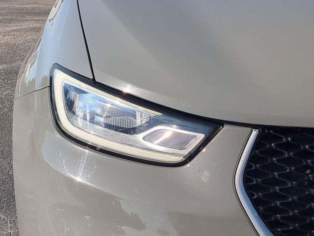 used 2022 Chrysler Pacifica Hybrid car, priced at $20,966