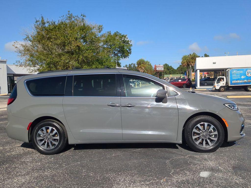 used 2022 Chrysler Pacifica Hybrid car, priced at $20,966