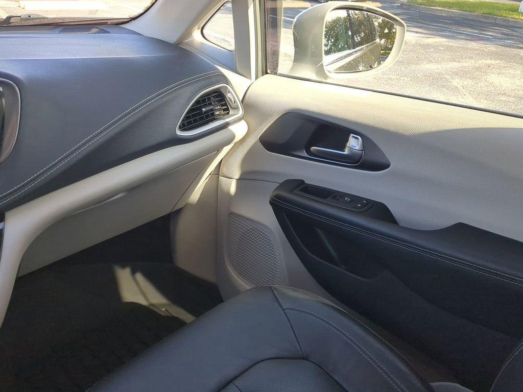 used 2022 Chrysler Pacifica Hybrid car, priced at $20,966