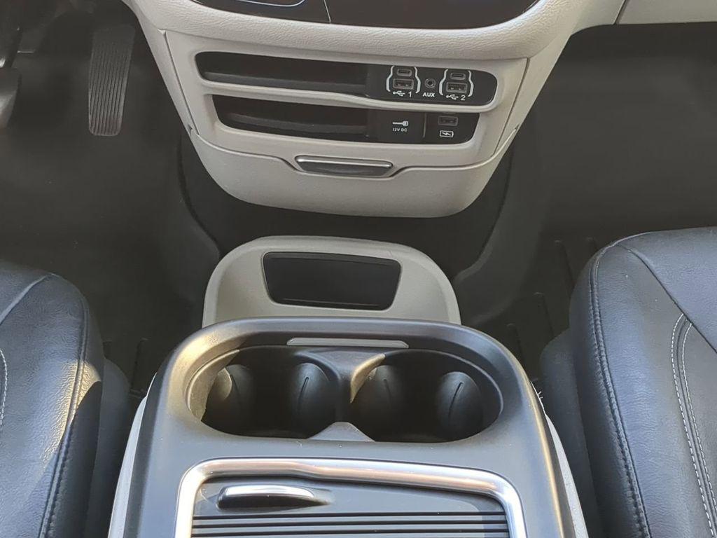 used 2022 Chrysler Pacifica Hybrid car, priced at $20,966