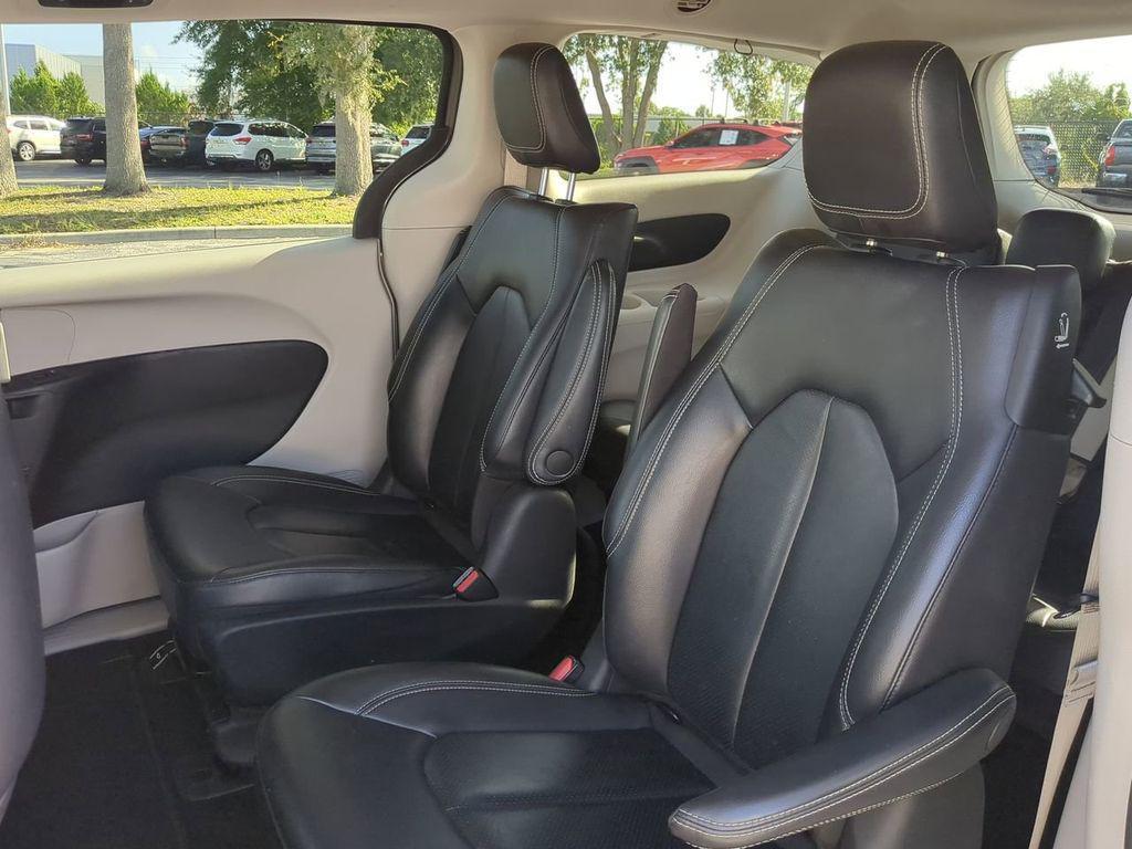 used 2022 Chrysler Pacifica Hybrid car, priced at $20,966