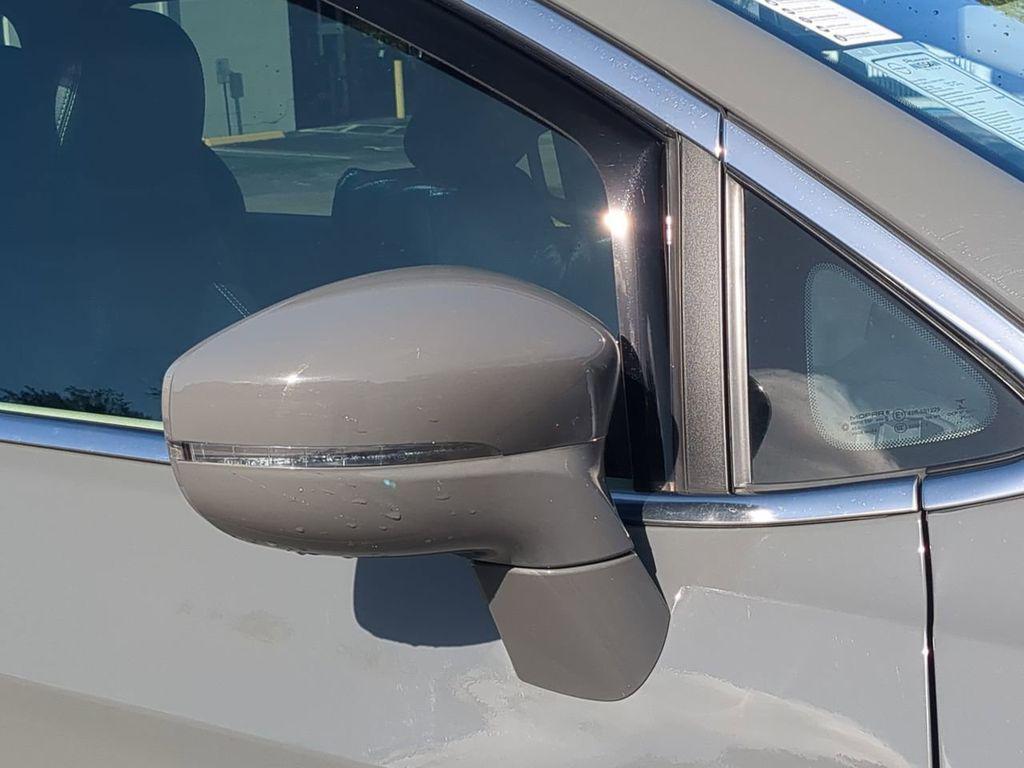 used 2022 Chrysler Pacifica Hybrid car, priced at $20,966