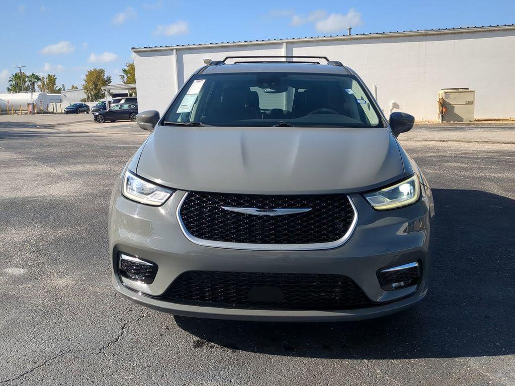 used 2022 Chrysler Pacifica Hybrid car, priced at $20,966