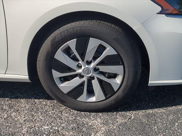 new 2025 Nissan Altima car
