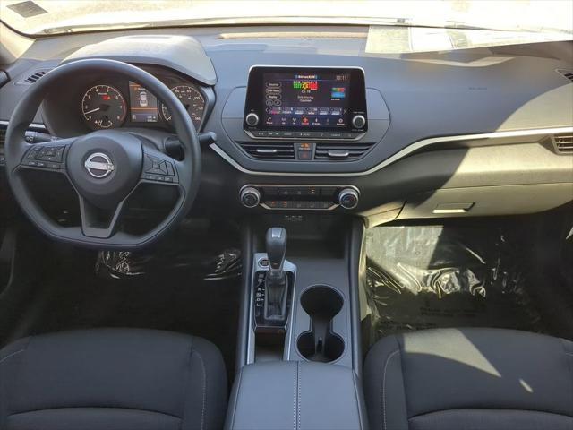 new 2025 Nissan Altima car