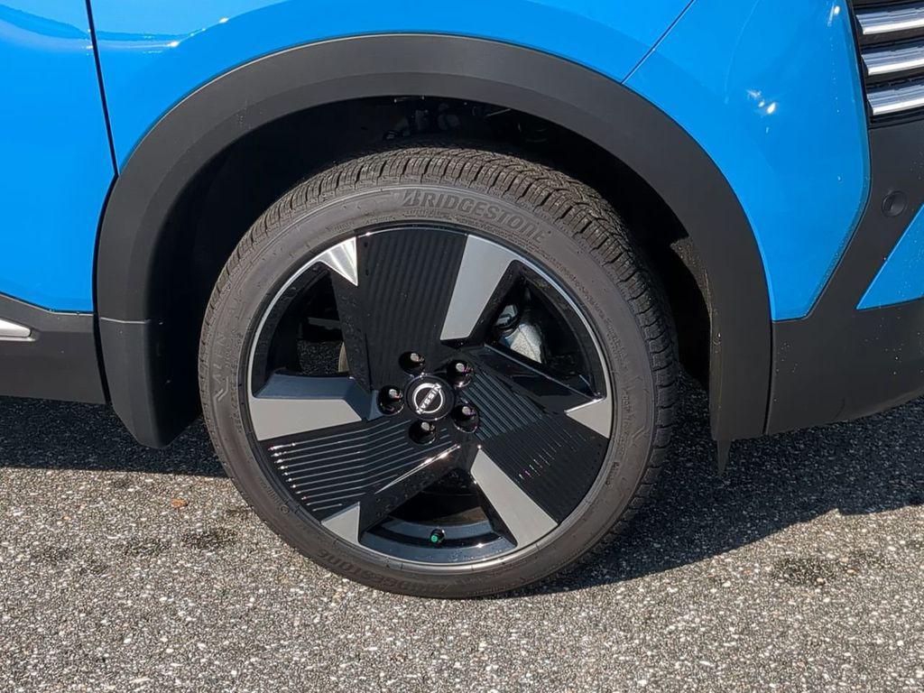 new 2025 Nissan Kicks car, priced at $30,660