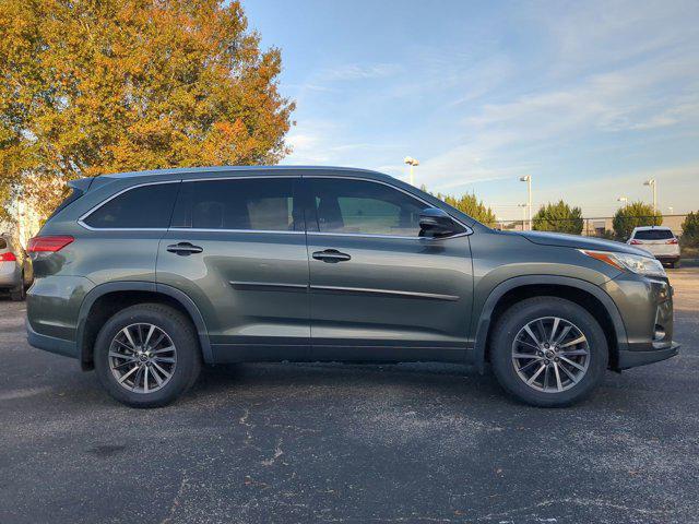 used 2018 Toyota Highlander car, priced at $22,988