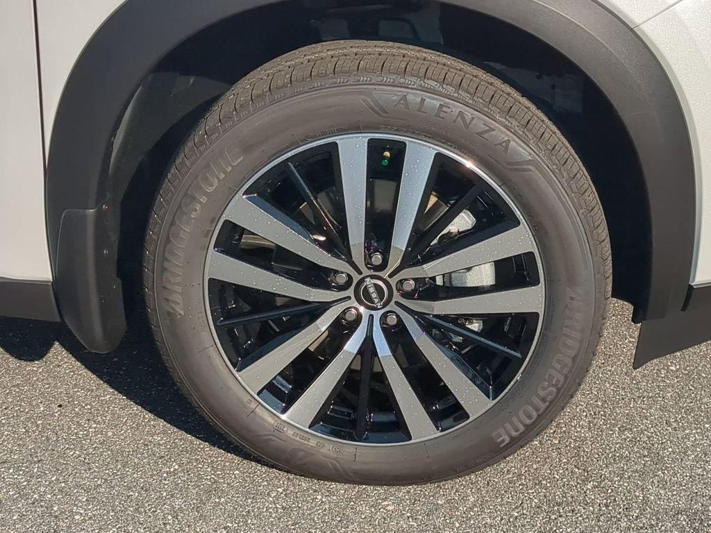new 2025 Nissan Pathfinder car, priced at $44,656
