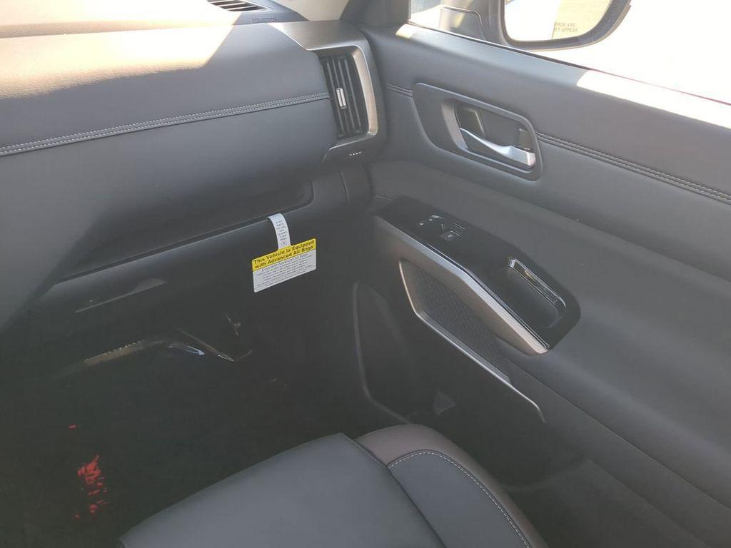 new 2025 Nissan Pathfinder car, priced at $44,656