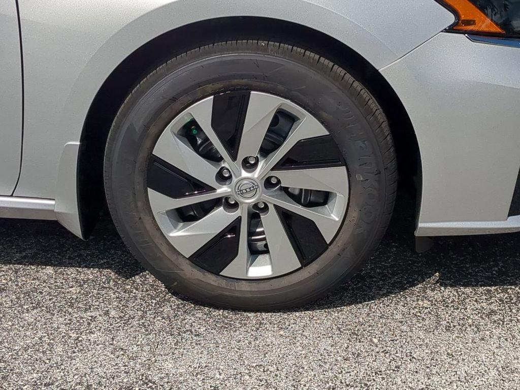 new 2025 Nissan Altima car, priced at $27,465