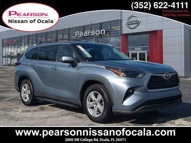 used 2022 Toyota Highlander car, priced at $28,444