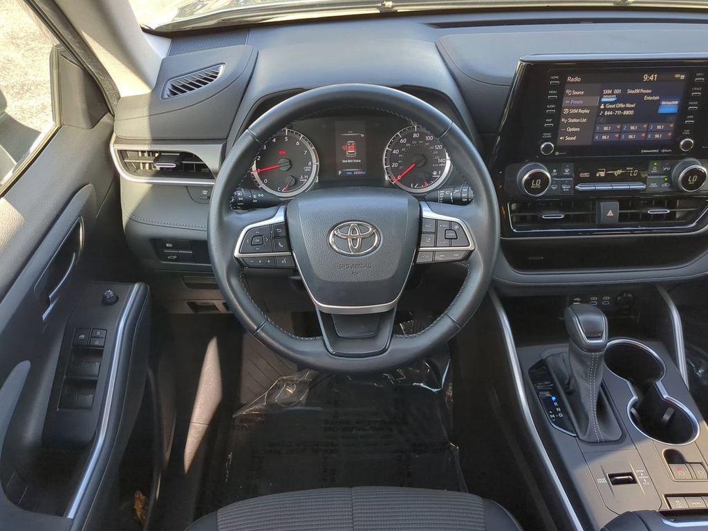 used 2022 Toyota Highlander car, priced at $28,444