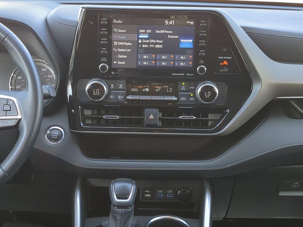 used 2022 Toyota Highlander car, priced at $28,444