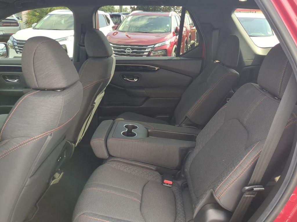 used 2025 Honda Pilot car, priced at $37,988