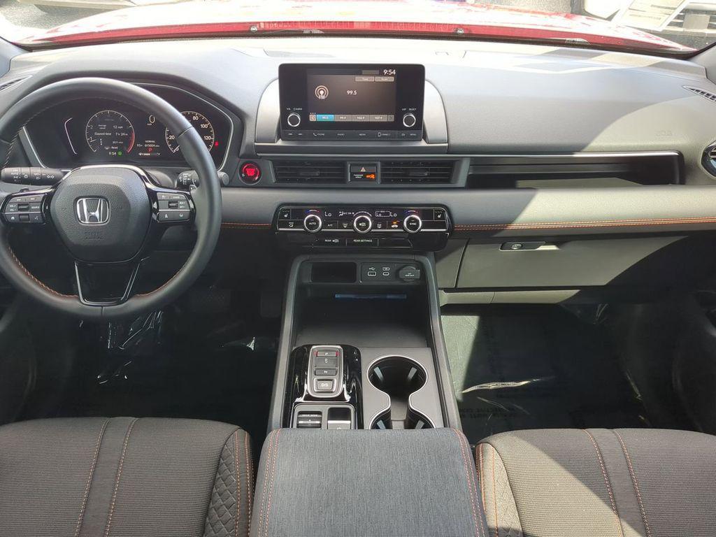 used 2025 Honda Pilot car, priced at $37,988