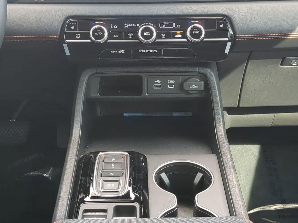 used 2025 Honda Pilot car, priced at $37,988