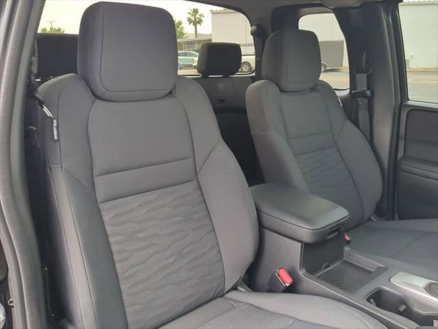 new 2025 Nissan Frontier car