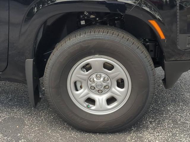 new 2025 Nissan Frontier car