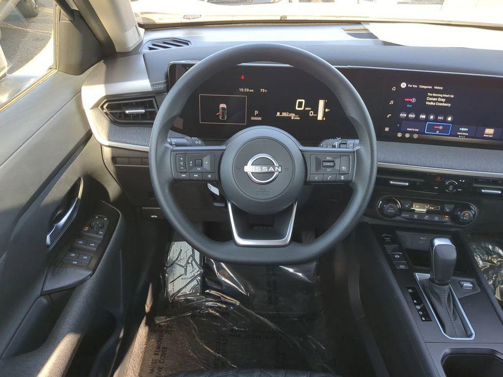 new 2026 Nissan Kicks car, priced at $24,763