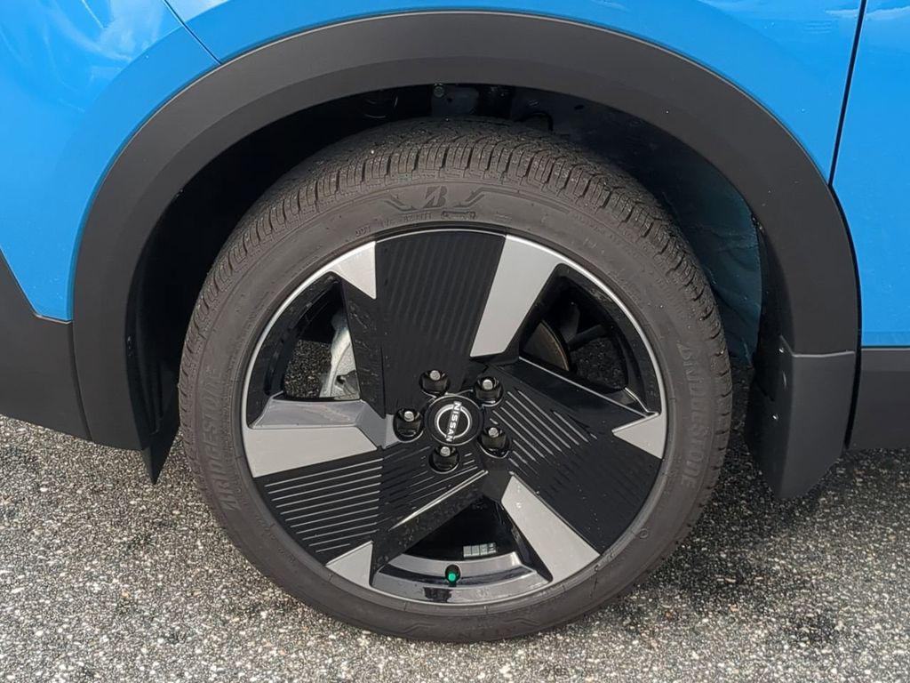 new 2025 Nissan Kicks car, priced at $27,640