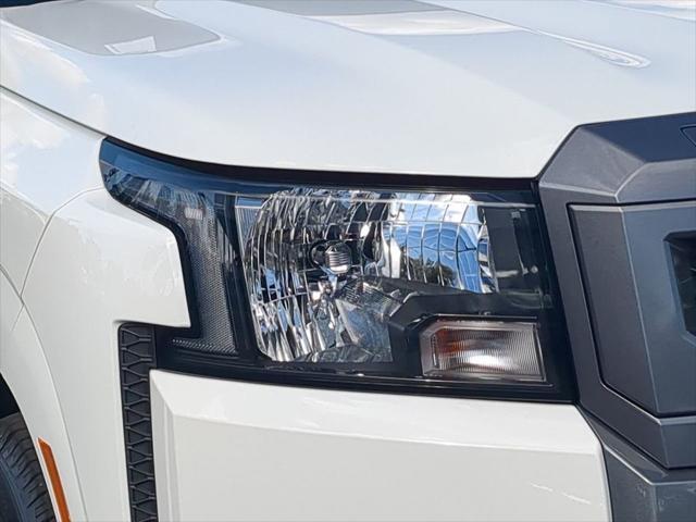 new 2025 Nissan Frontier car