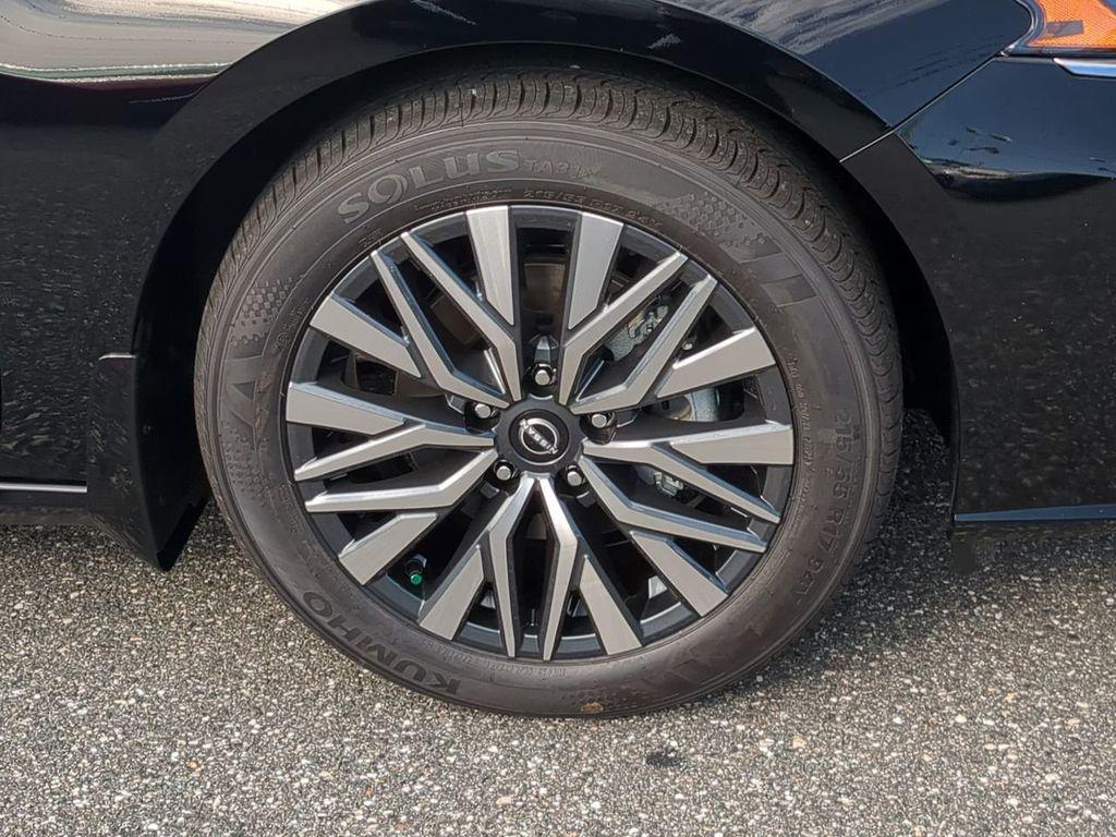 new 2025 Nissan Altima car, priced at $28,019