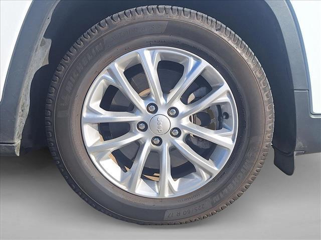 used 2019 Jeep Cherokee car, priced at $17,795