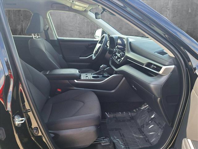 used 2024 Toyota Highlander car, priced at $41,495