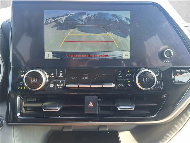 used 2023 Toyota Highlander car, priced at $39,993