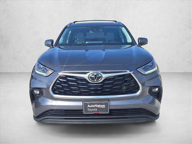 used 2023 Toyota Highlander car, priced at $39,993