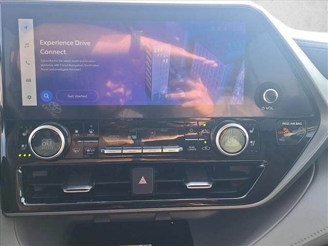 used 2023 Toyota Highlander car, priced at $39,993