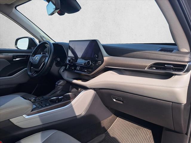used 2023 Toyota Highlander car, priced at $39,993