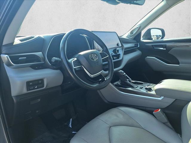 used 2023 Toyota Highlander car, priced at $39,993