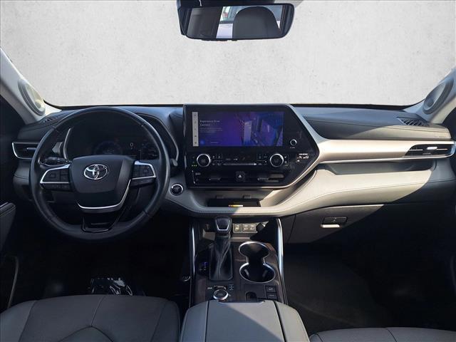 used 2023 Toyota Highlander car, priced at $39,993