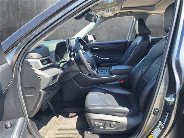 used 2022 Toyota Highlander car, priced at $37,992