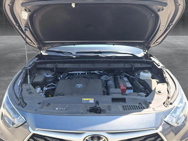 used 2022 Toyota Highlander car, priced at $37,992