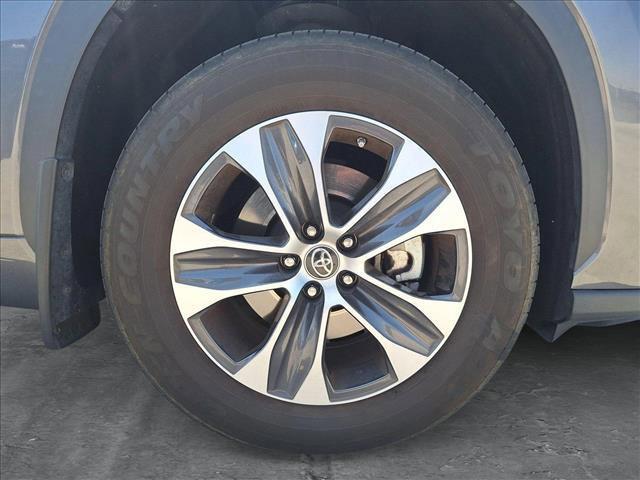 used 2022 Toyota Highlander car, priced at $37,992