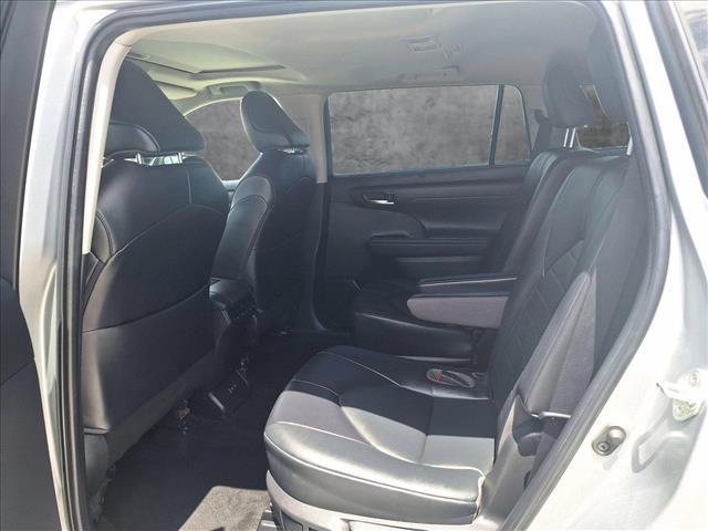 used 2022 Toyota Highlander car, priced at $36,443