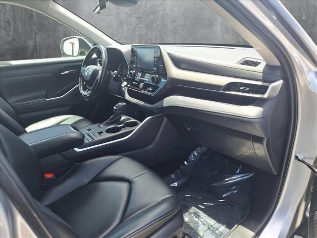used 2022 Toyota Highlander car, priced at $36,443
