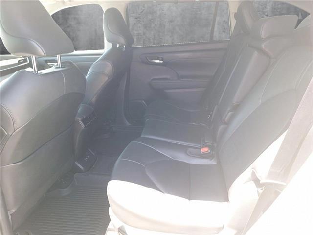 used 2021 Toyota Highlander Hybrid car, priced at $38,995