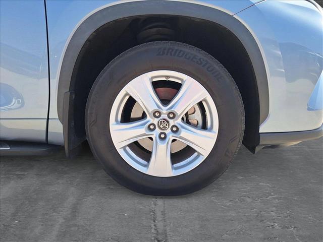 used 2022 Toyota Highlander car, priced at $31,993