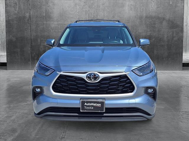 used 2022 Toyota Highlander car, priced at $31,993
