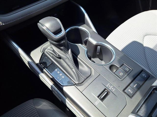 used 2022 Toyota Highlander car, priced at $31,993