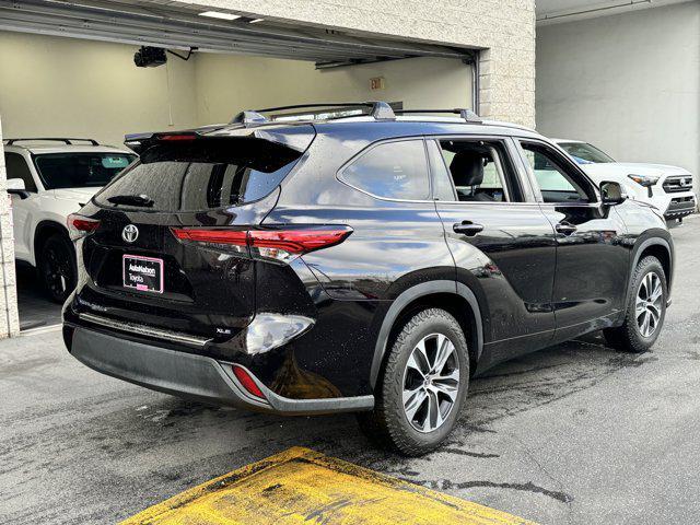 used 2020 Toyota Highlander car, priced at $29,495