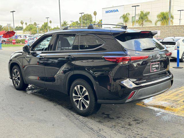 used 2020 Toyota Highlander car, priced at $29,495