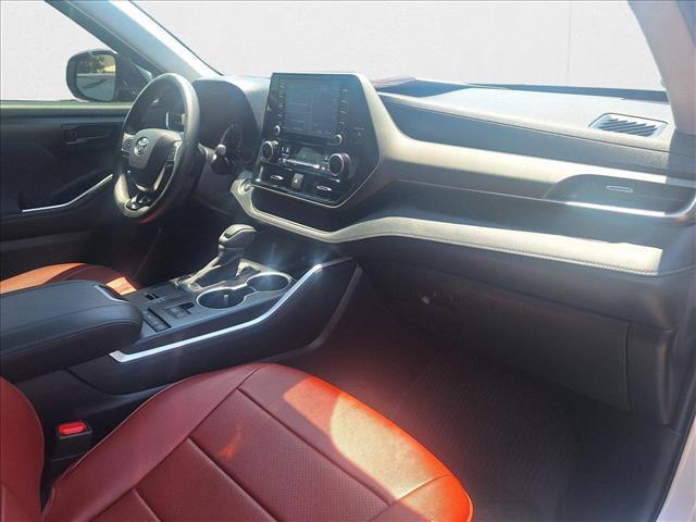 used 2020 Toyota Highlander car, priced at $28,442