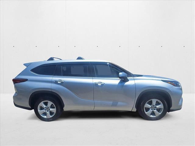 used 2020 Toyota Highlander car, priced at $28,442